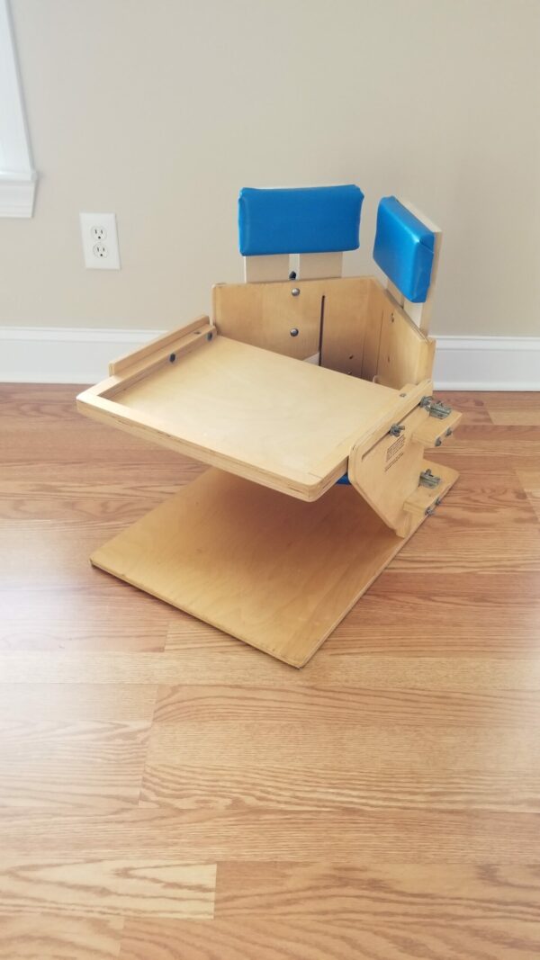 Kaye Corner chair - Small