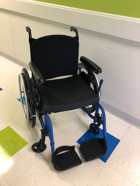 Catalyst 5 folding frame manual wheelchair, 18" wide