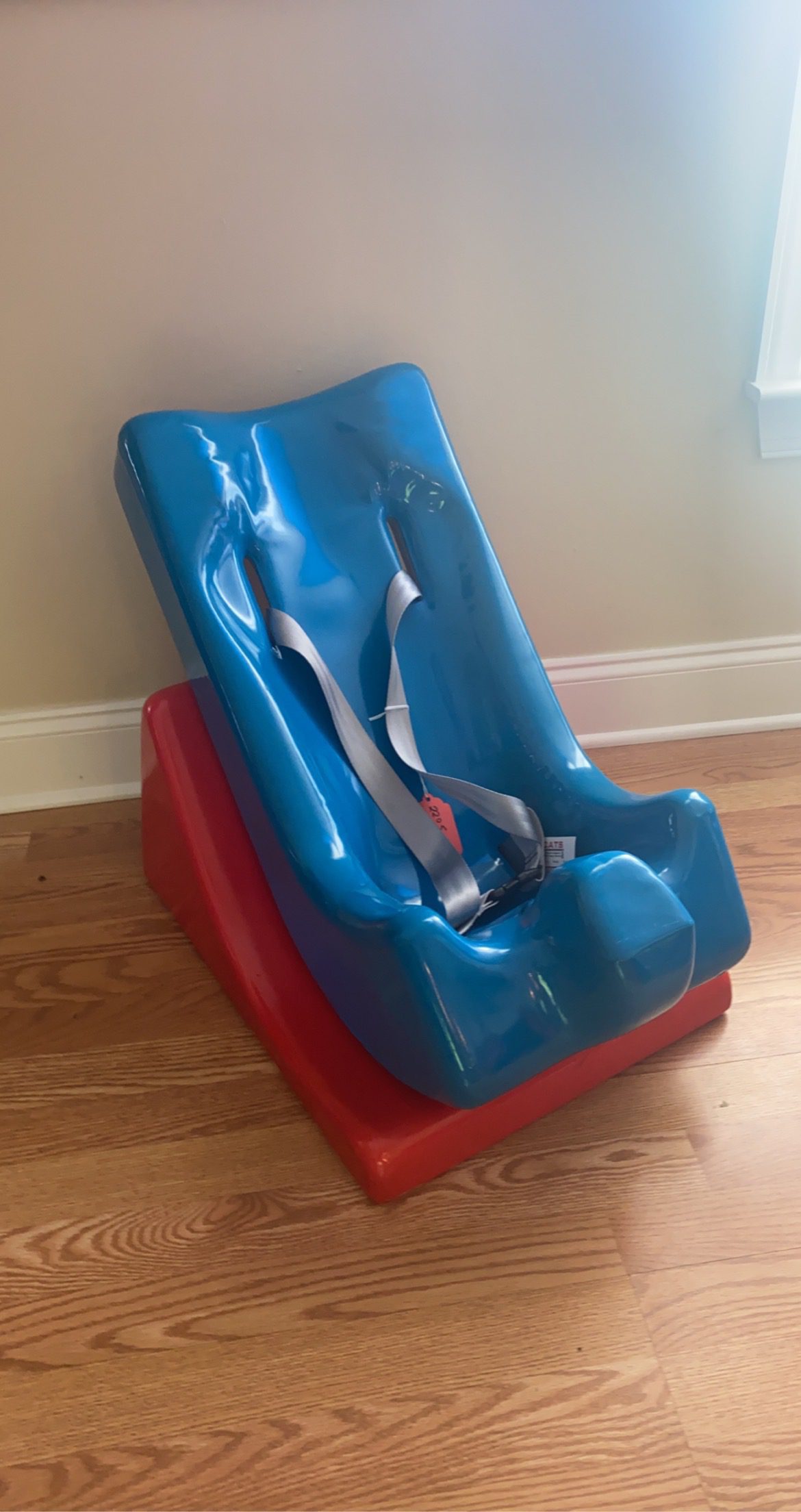 Tumbleform Feeder seat with wedge base, Small