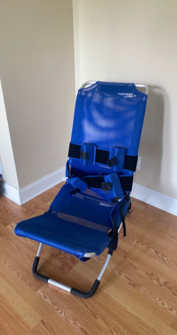 R82 Manatee Bath Chair, Size 3