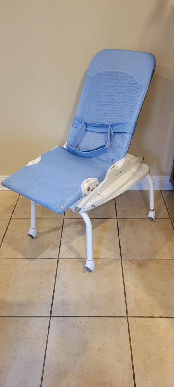 Rifton Wave Bath seat w/swivel transfer base size medium