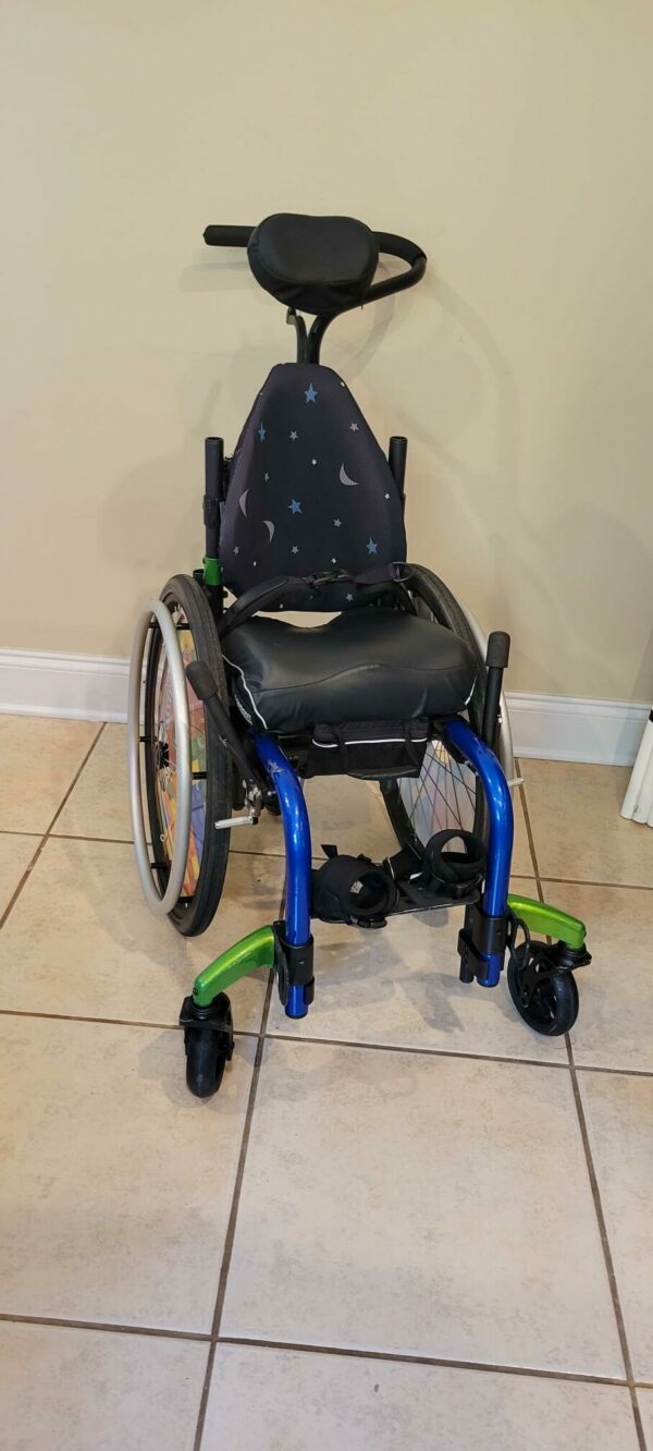 Clik Little Wave w/c 11" wide seat