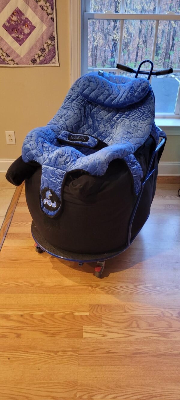 Inspired by Drive 'P Pod' adaptive seat with Mobile base; small