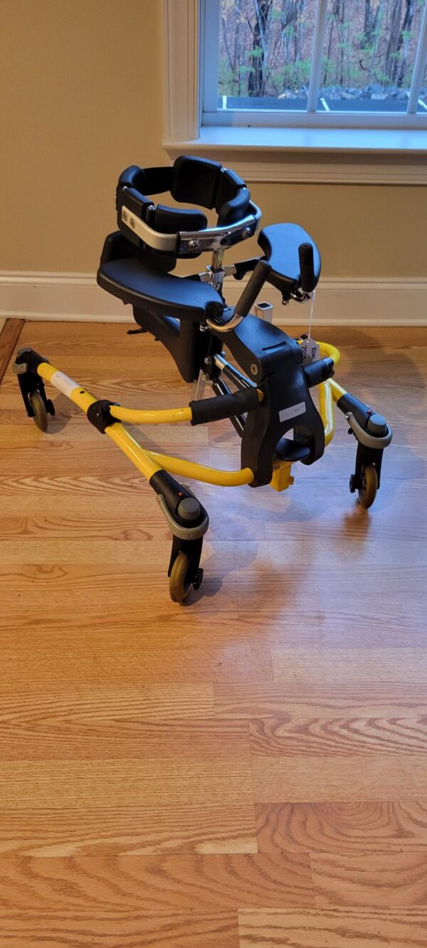 R82 Mustang Gait Trainer size 1