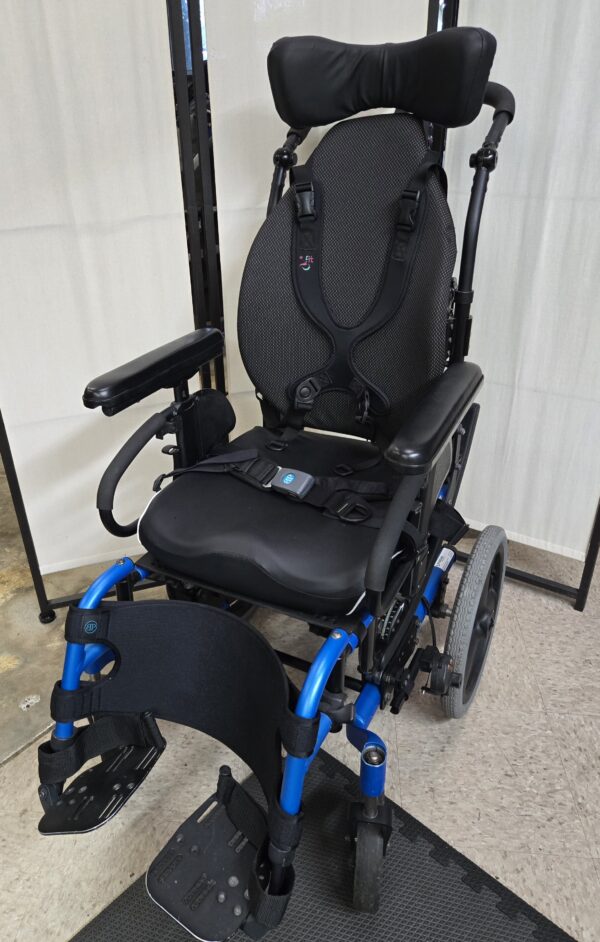 Quickie Iris Tilt in Space, rigid frame Wheelchair - 15" Wide