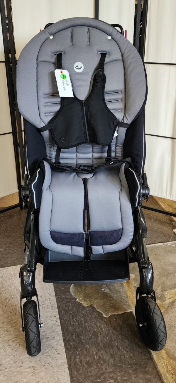 R82 Stingray Stroller - Size 2