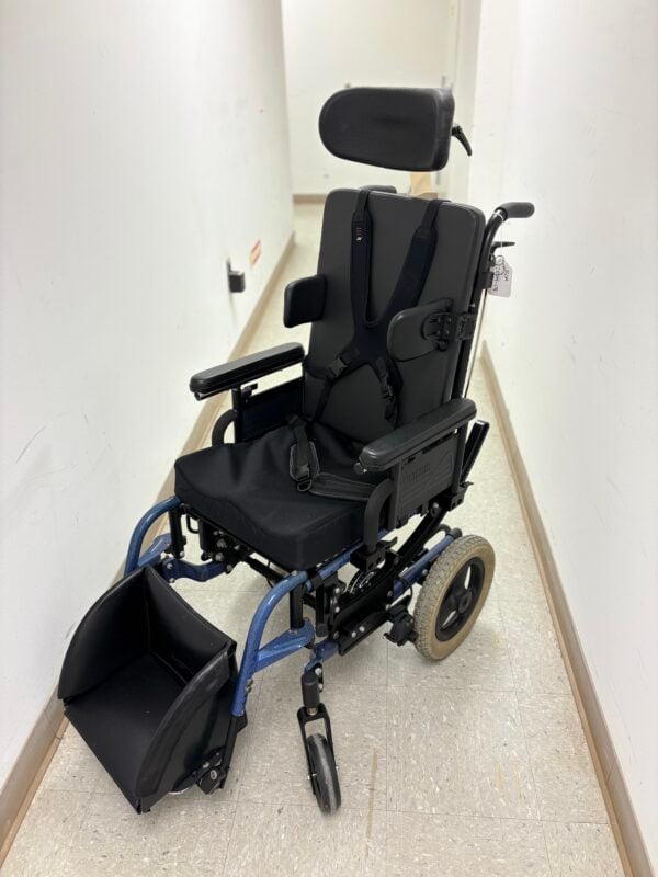 Quickie ‘IRIS’ tilt in space rigid frame wheelchair -16″ Wide