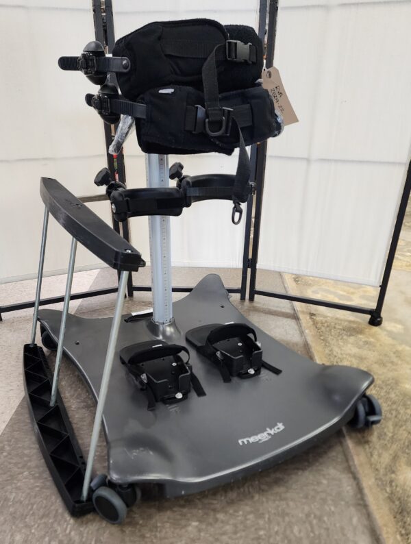 R82 Meercat, size 3 with Rocker base