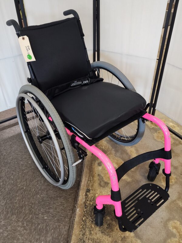 Quickie 5R lightweight rigid frame wheelchair - 15"
