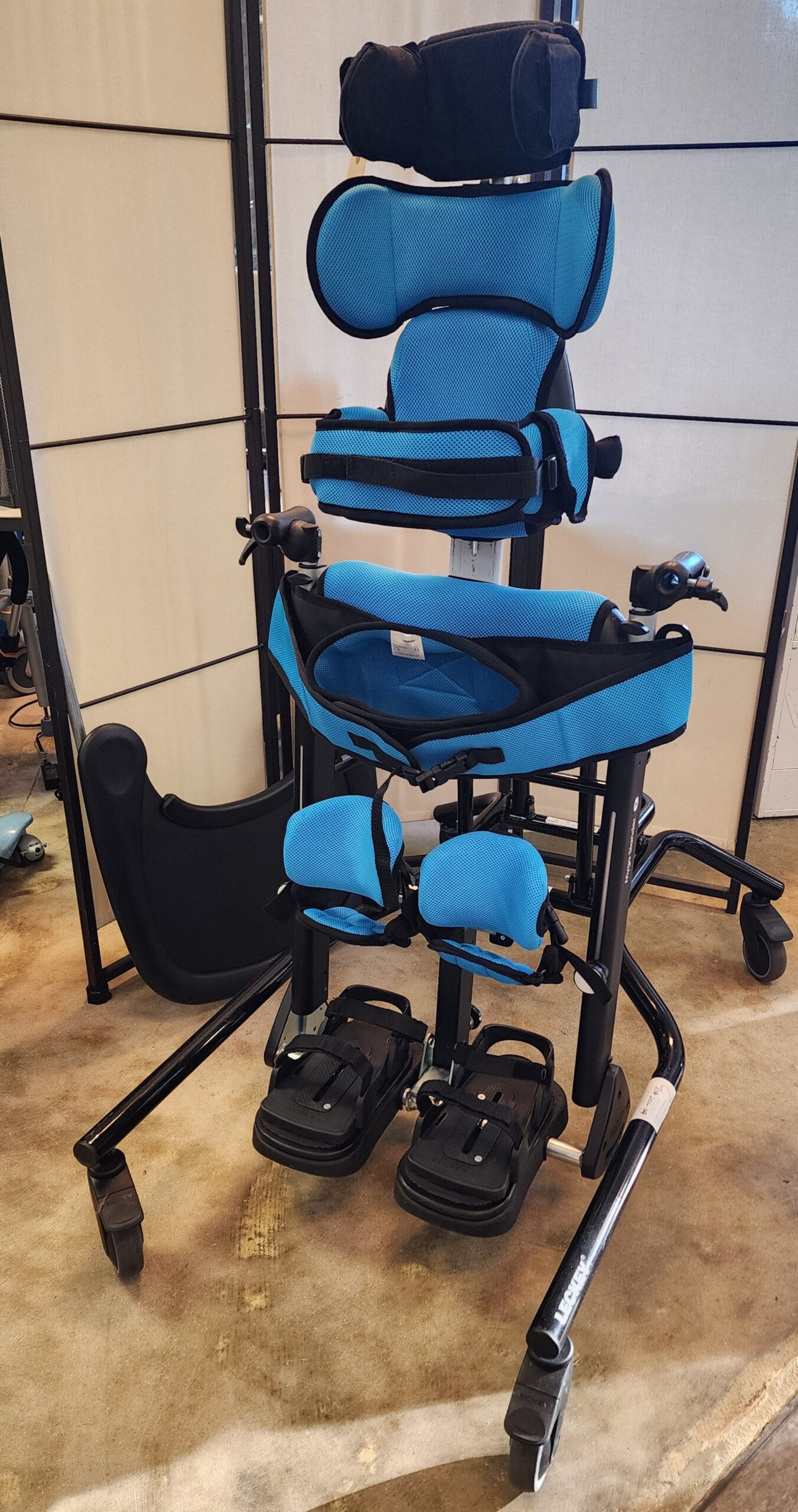 Leckey MyGo Stander, size 2