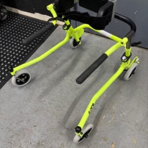 Snug seat/R82 Gator gait trainer, size 1