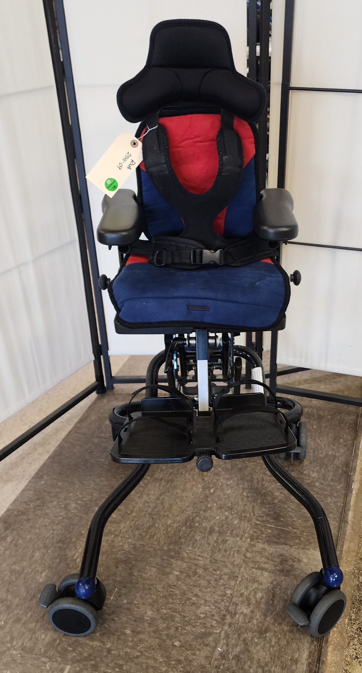 Wombat SnugSeat on high/low base - size 1