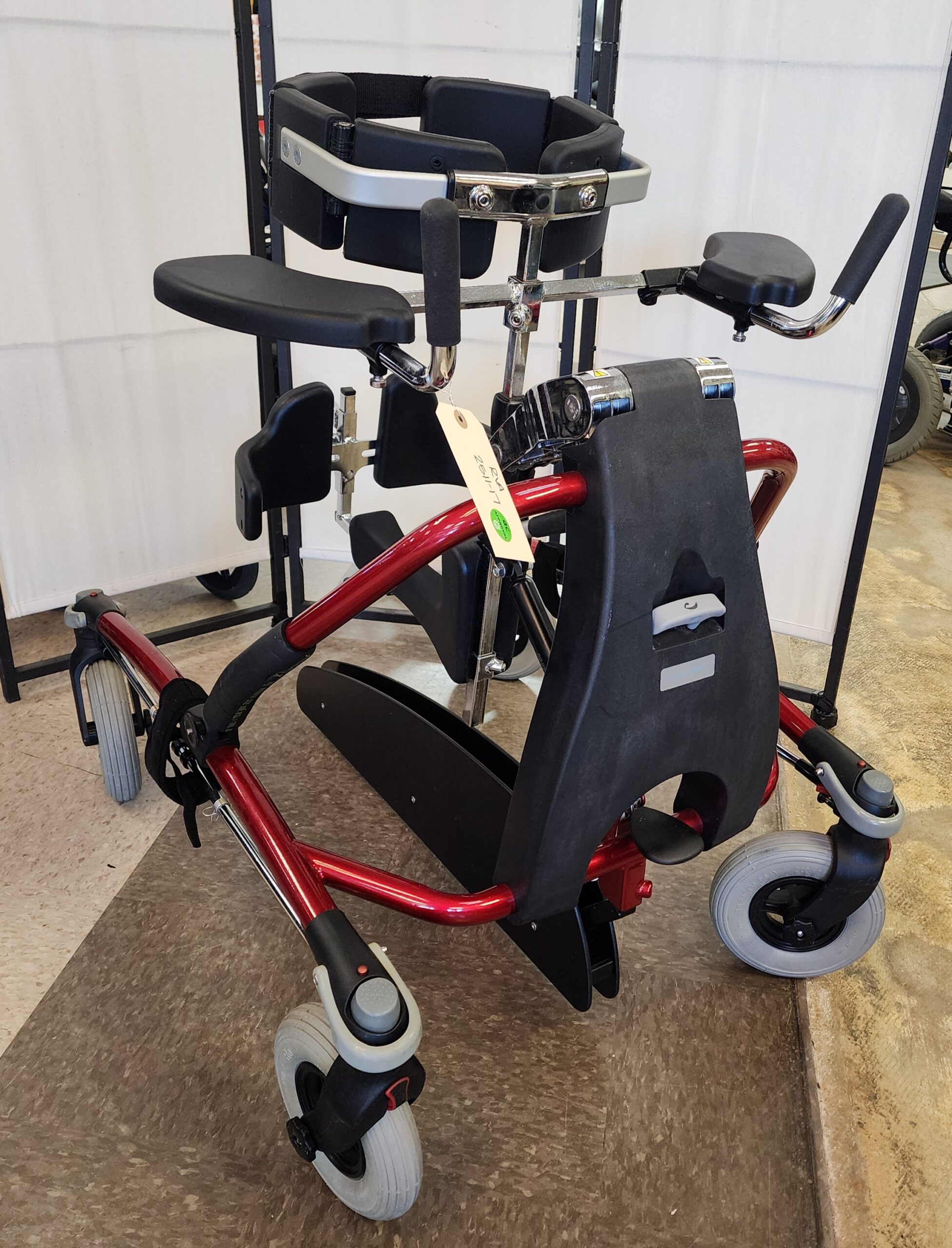 R82 Mustang gait trainer - size 3