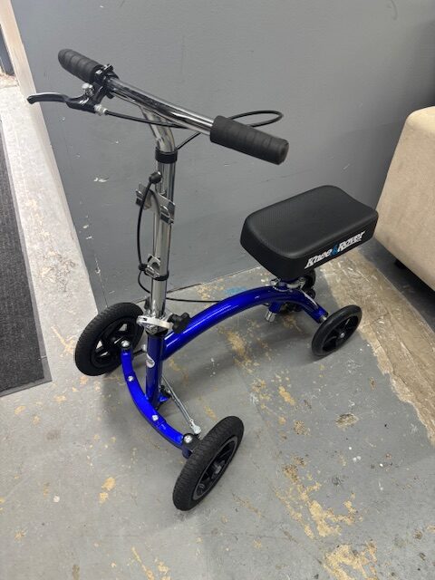 Knee Scooter, steerable