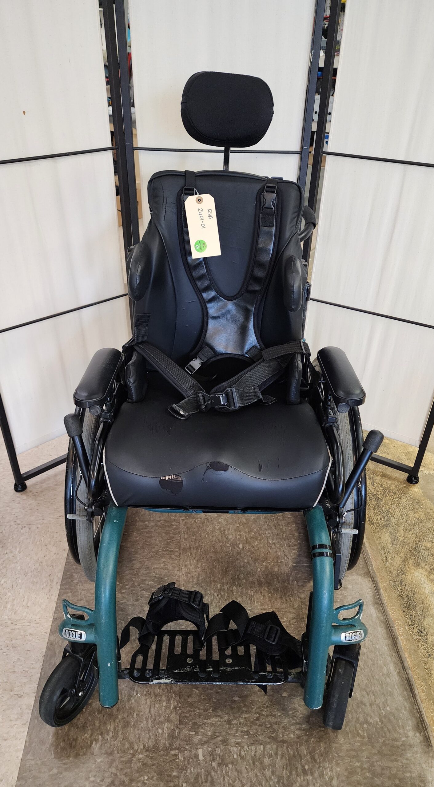 Ki Mobility Rogue XP Wheelchair rigid frame, 16" wide