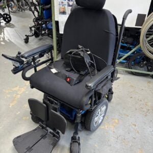 Quantum J4E power wheelchair, 22" wide