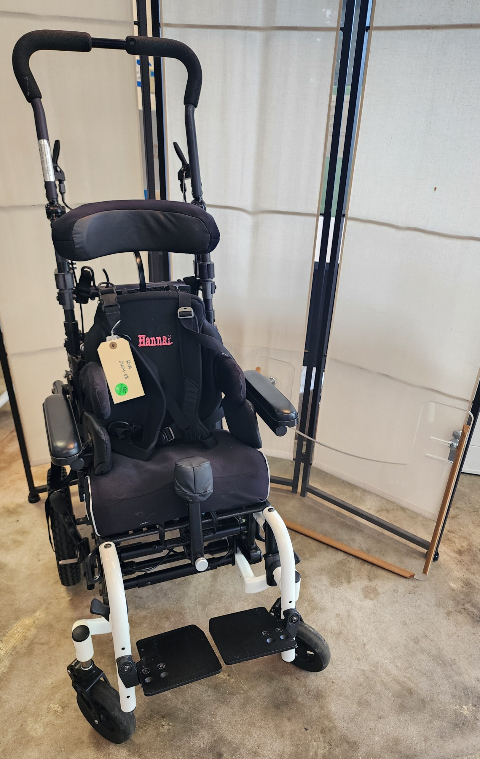 Sunrise Zippie Iris Tilt in space manual wheelchair-rigid frame 12"