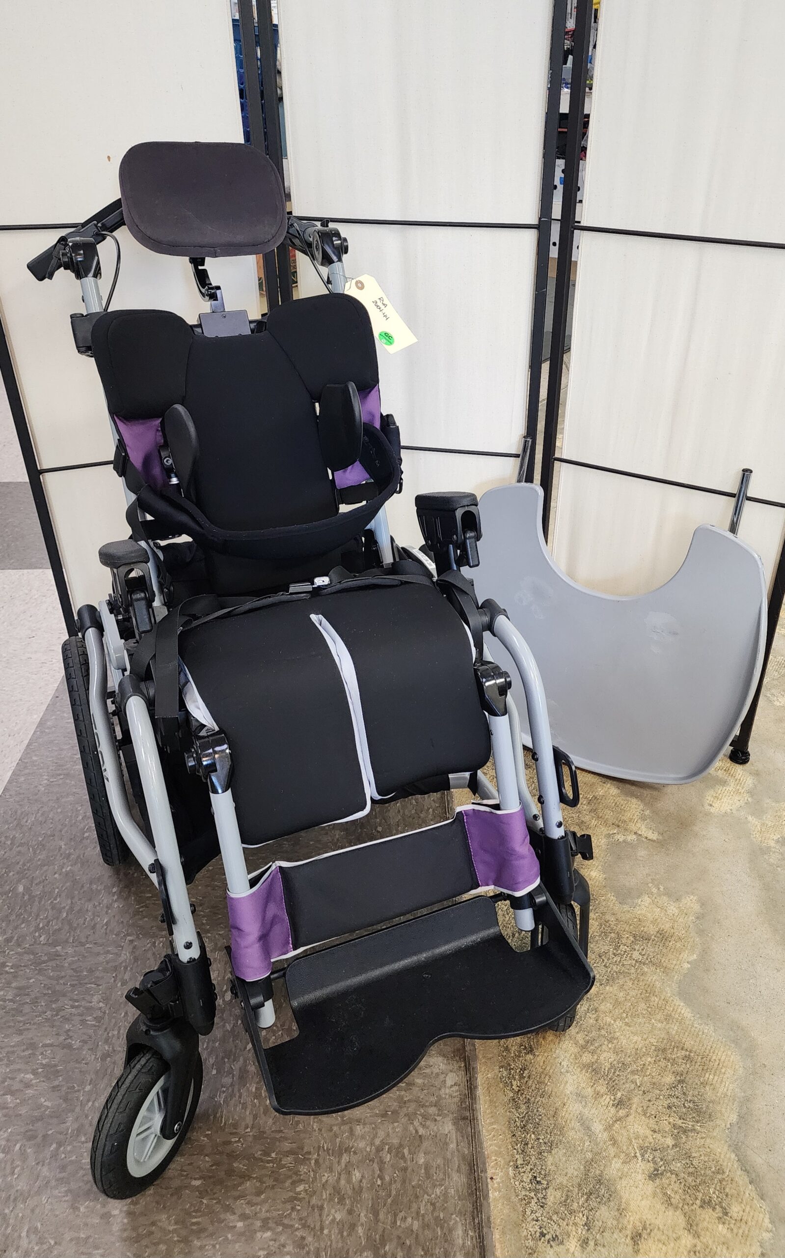 Leggero Trak 14 Stroller -folding-tilt in space