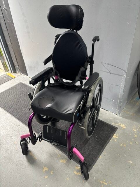 Ki Clik rigid frame manual wheelchair with right one arm drive, 15" wide